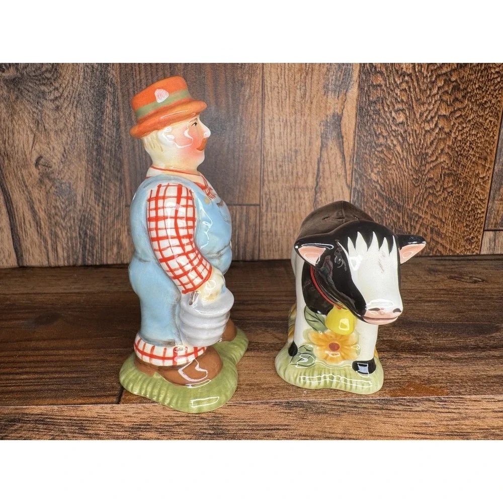 Cracker Barrel Salt Pepper Shakers Farmer‎ Cow Ceramic Farmhouse Country Set